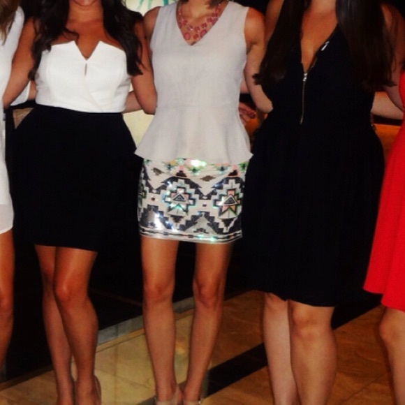 Express Sequin Mini Skirt - Picture 2 of 4